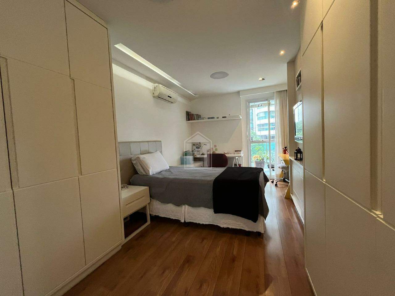 Apartamento à venda com 3 quartos, 150m² - Foto 14