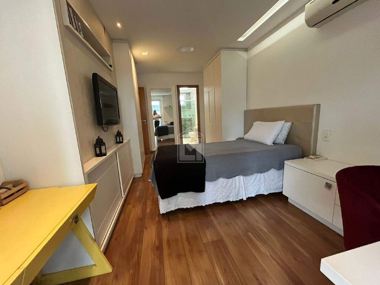 Apartamento à venda com 3 quartos, 150m² - Foto 13