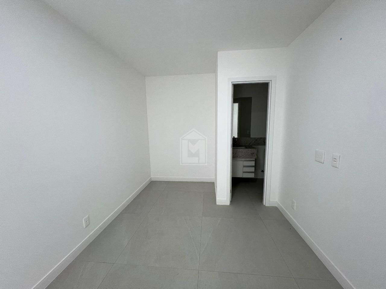 Apartamento para alugar com 2 quartos, 68m² - Foto 12