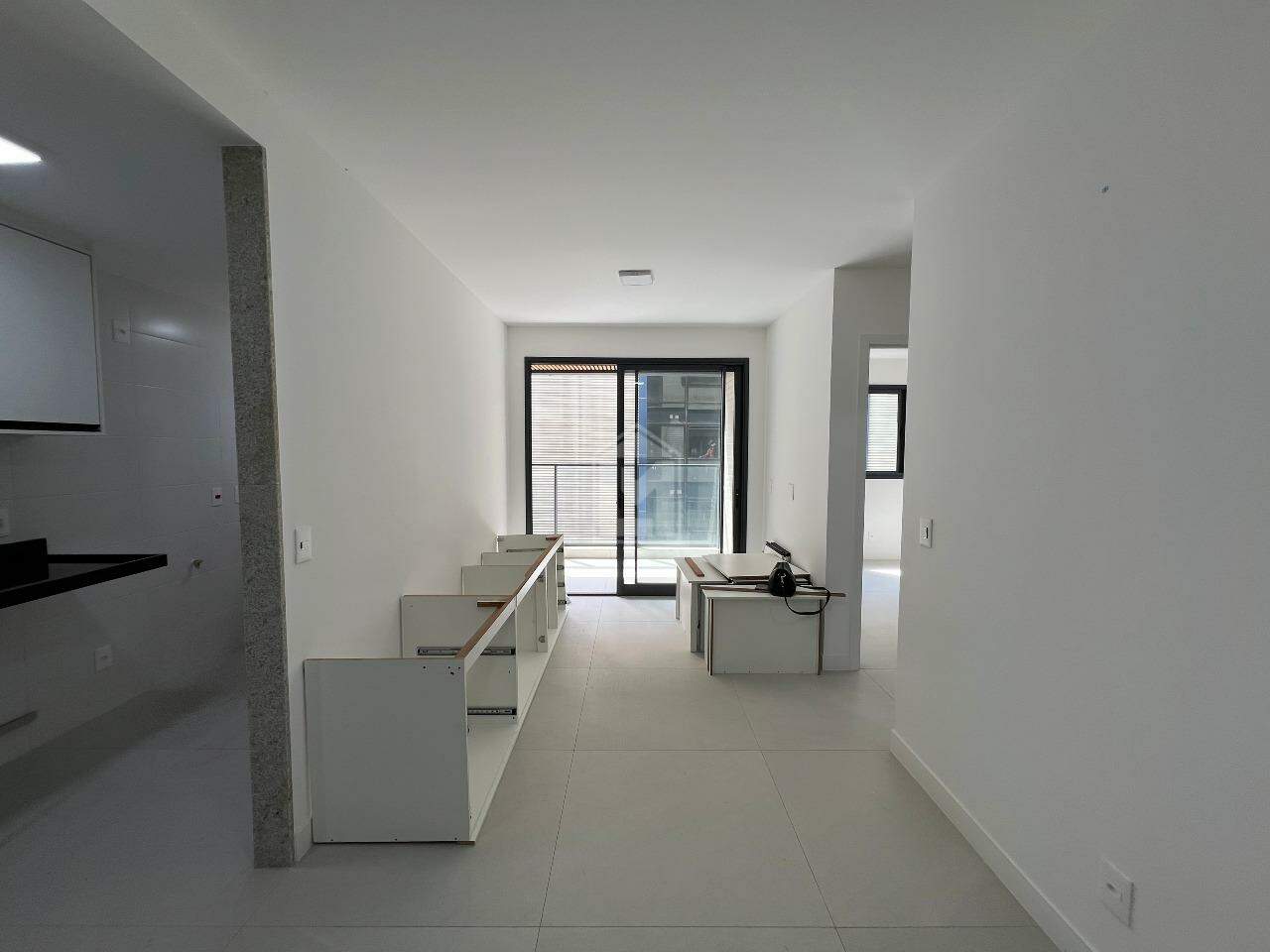 Apartamento para alugar com 2 quartos, 68m² - Foto 2