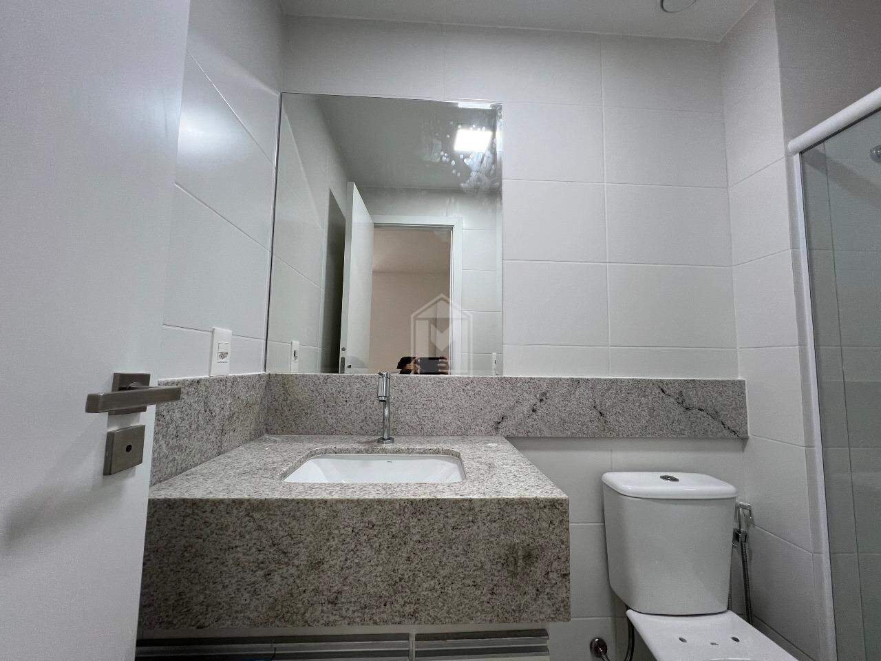 Apartamento para alugar com 2 quartos, 68m² - Foto 13