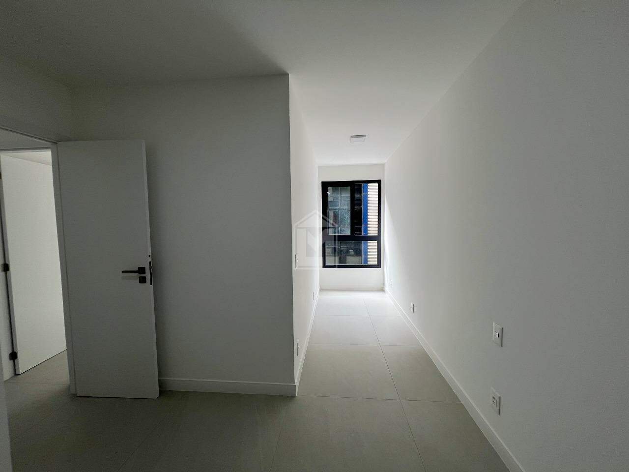 Apartamento para alugar com 2 quartos, 68m² - Foto 11