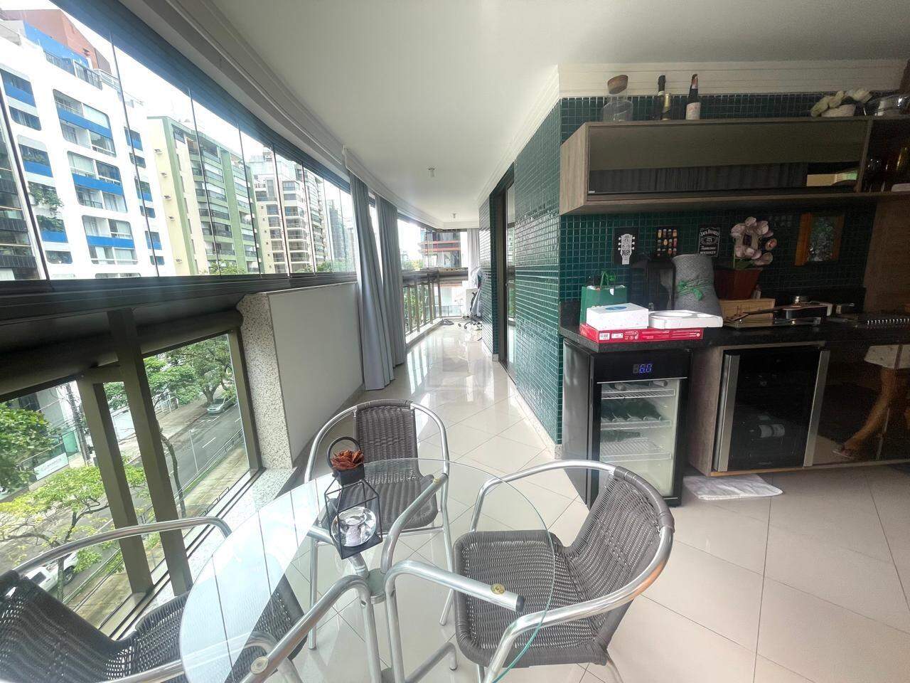 Apartamento à venda com 4 quartos, 140m² - Foto 8