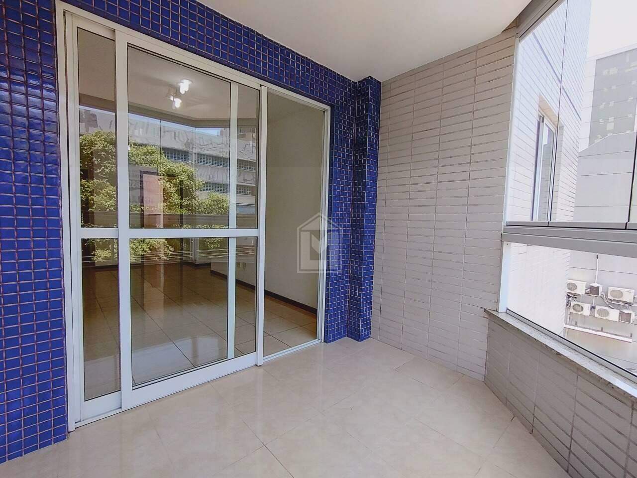 Apartamento para alugar com 2 quartos, 70m² - Foto 3