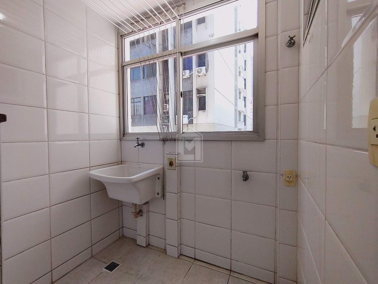 Apartamento para alugar com 2 quartos, 70m² - Foto 20