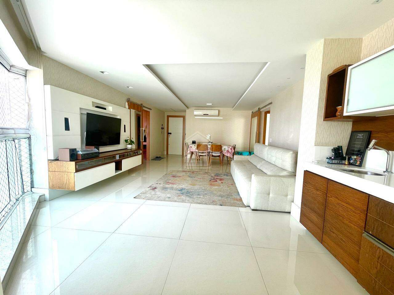 Apartamento à venda com 3 quartos, 108m² - Foto 4