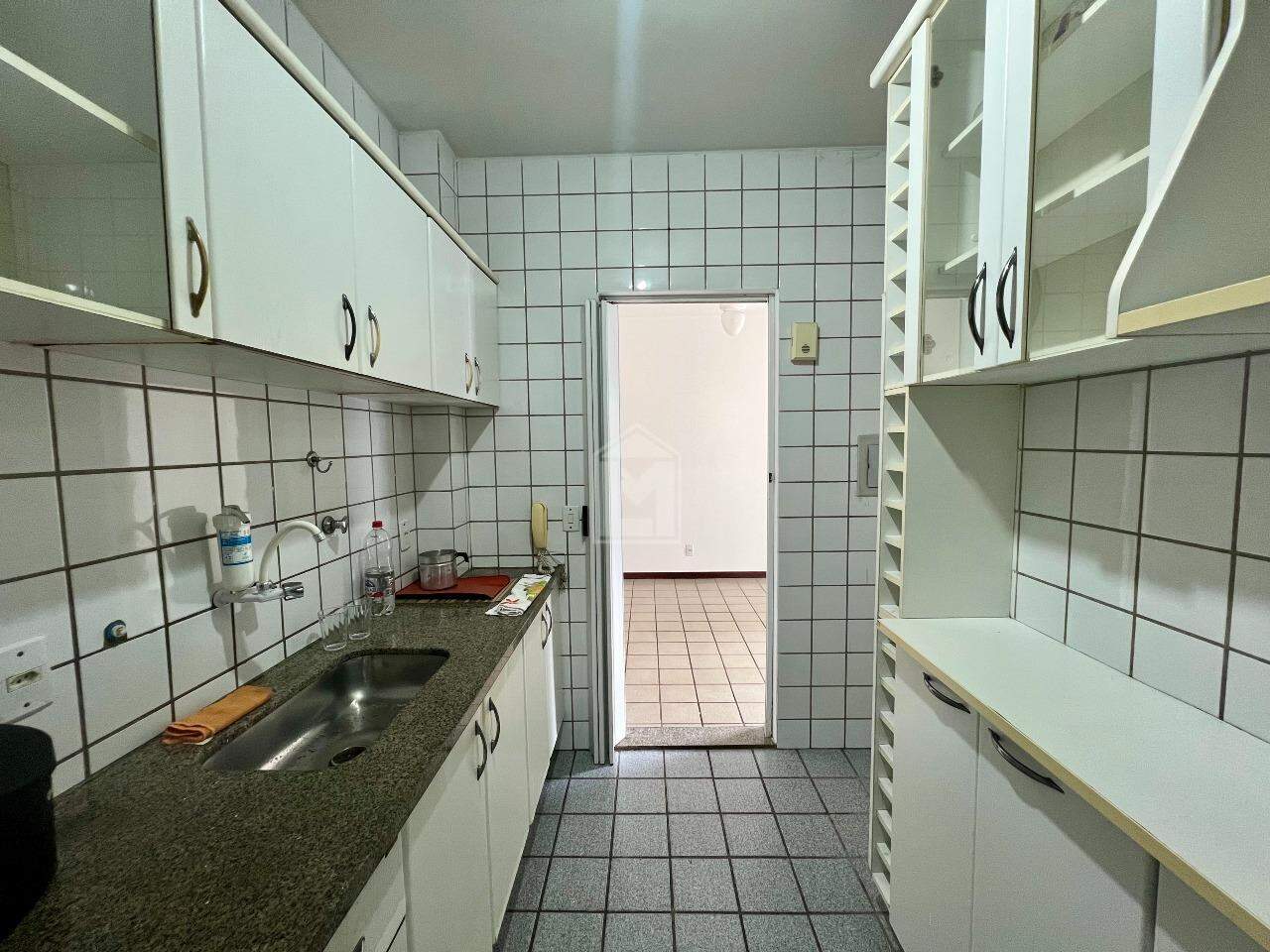 Apartamento para alugar com 2 quartos, 70m² - Foto 9