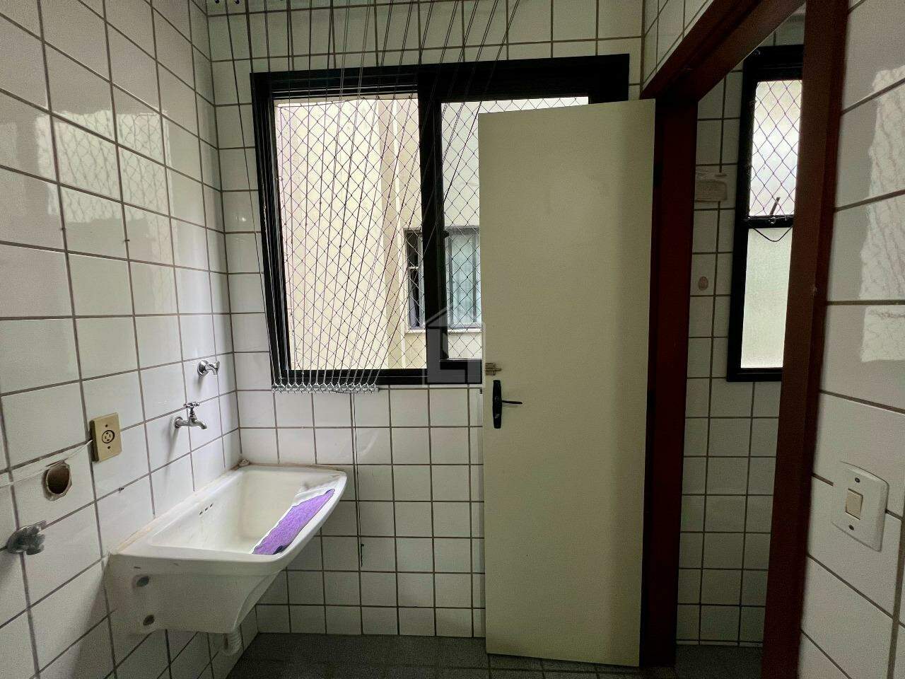 Apartamento para alugar com 2 quartos, 70m² - Foto 11