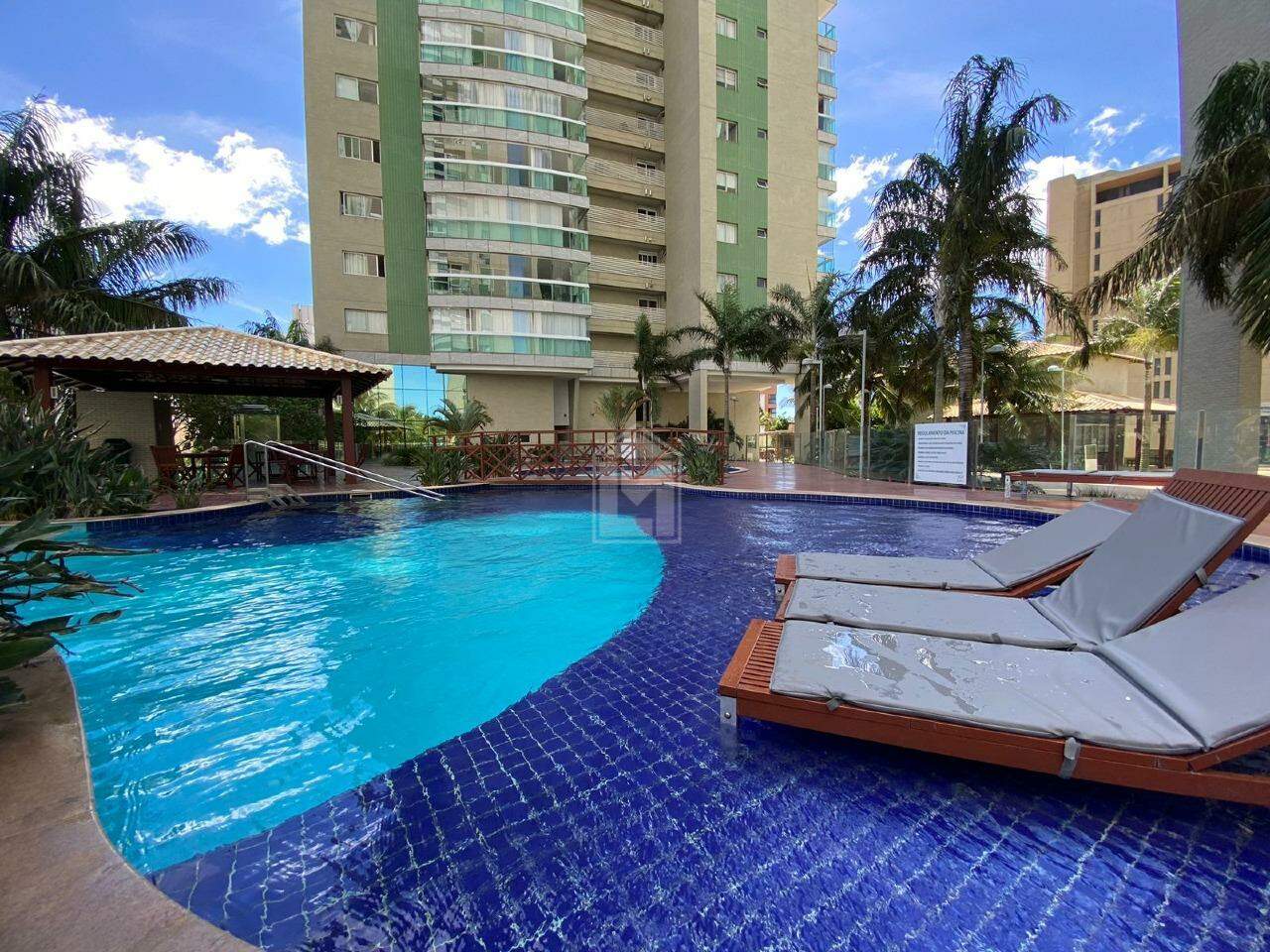 Apartamento para alugar com 3 quartos, 135m² - Foto 1