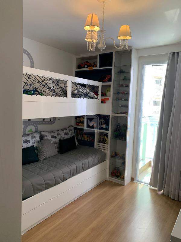 Apartamento para alugar com 3 quartos, 135m² - Foto 5