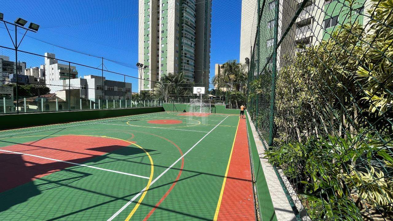 Apartamento para alugar com 3 quartos, 135m² - Foto 10