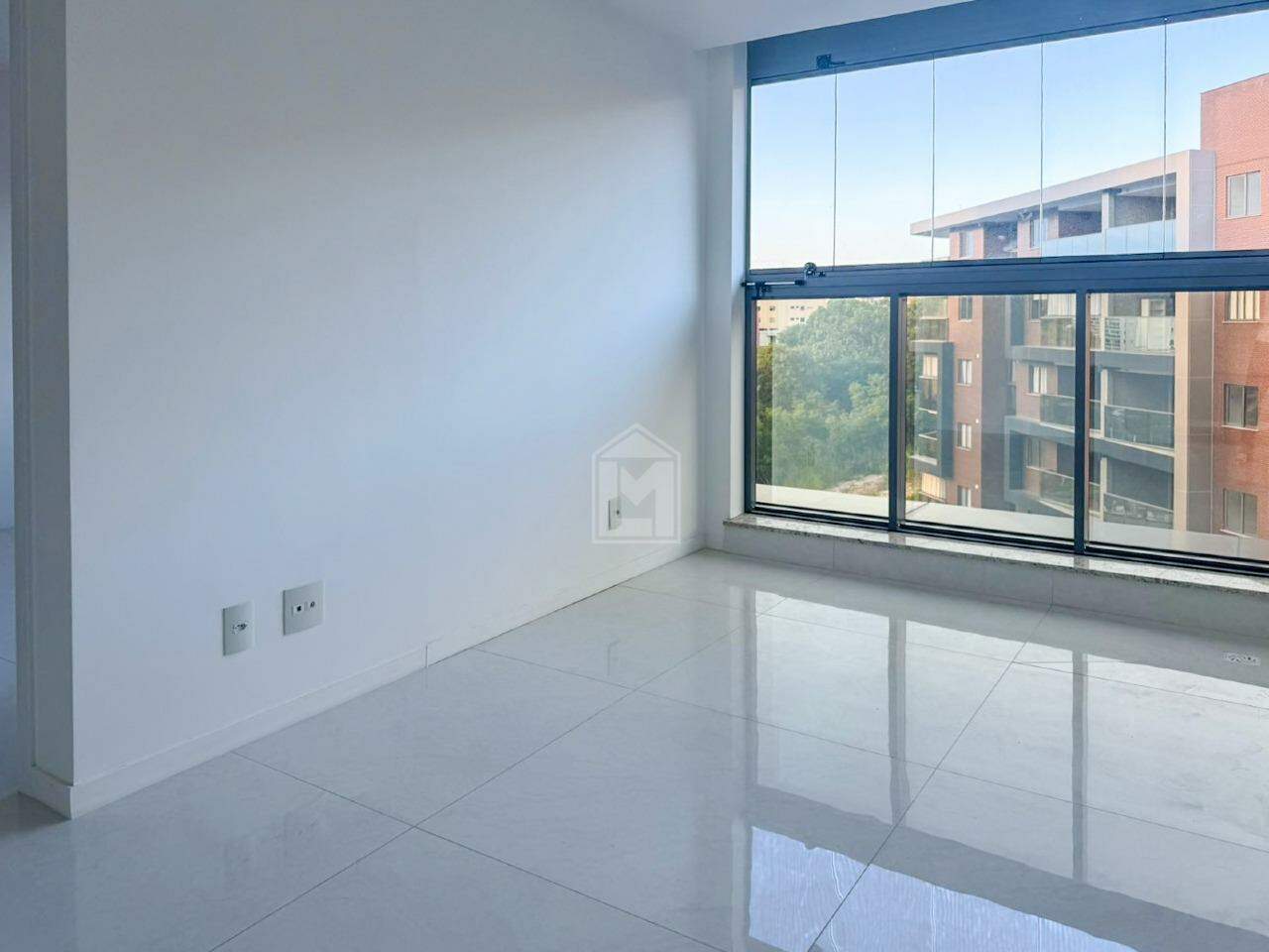 Apartamento à venda com 2 quartos, 63m² - Foto 1