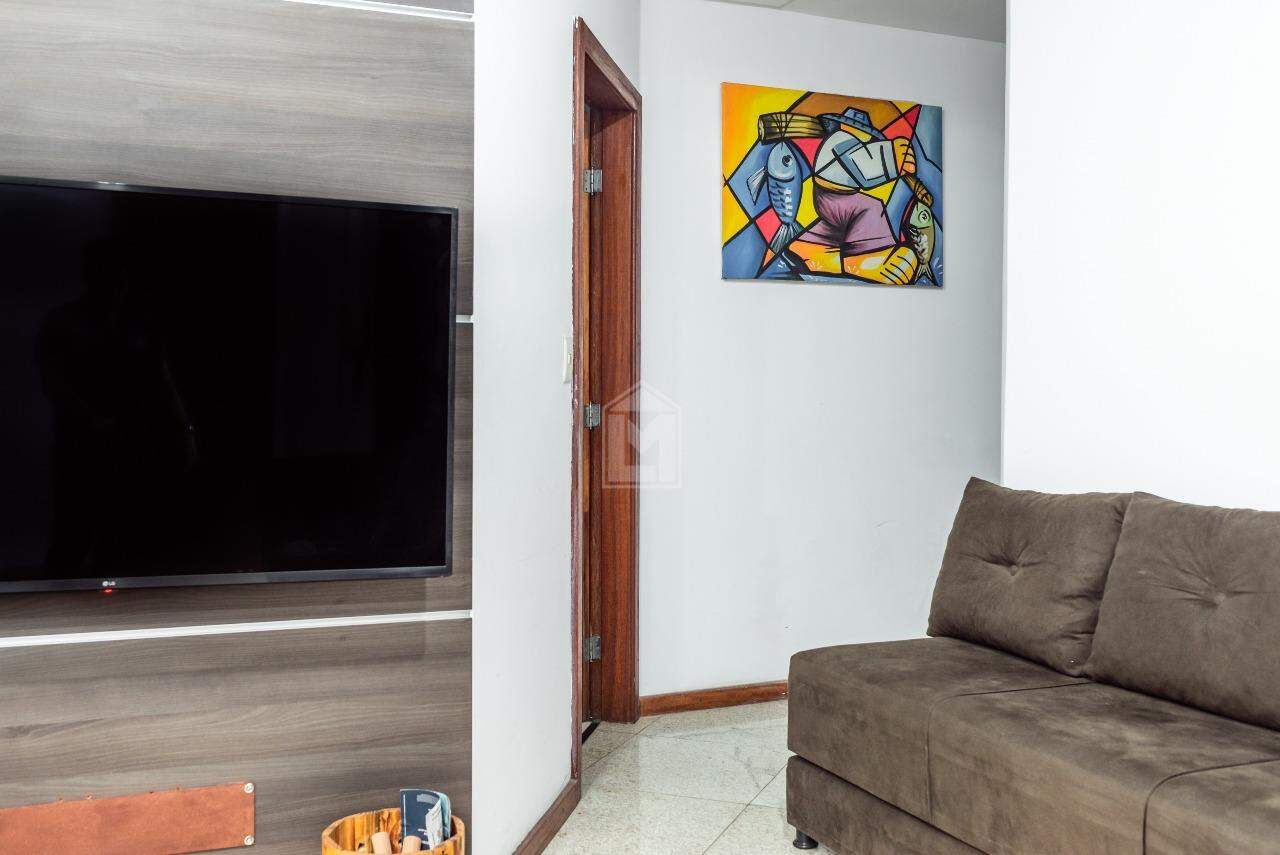 Casa à venda com 8 quartos, 320m² - Foto 20