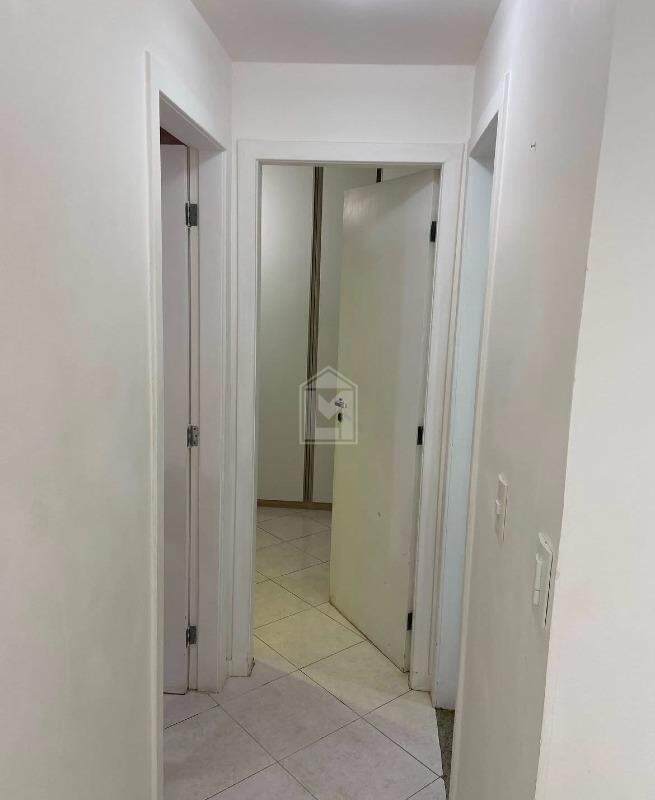 Apartamento à venda com 2 quartos, 75m² - Foto 11