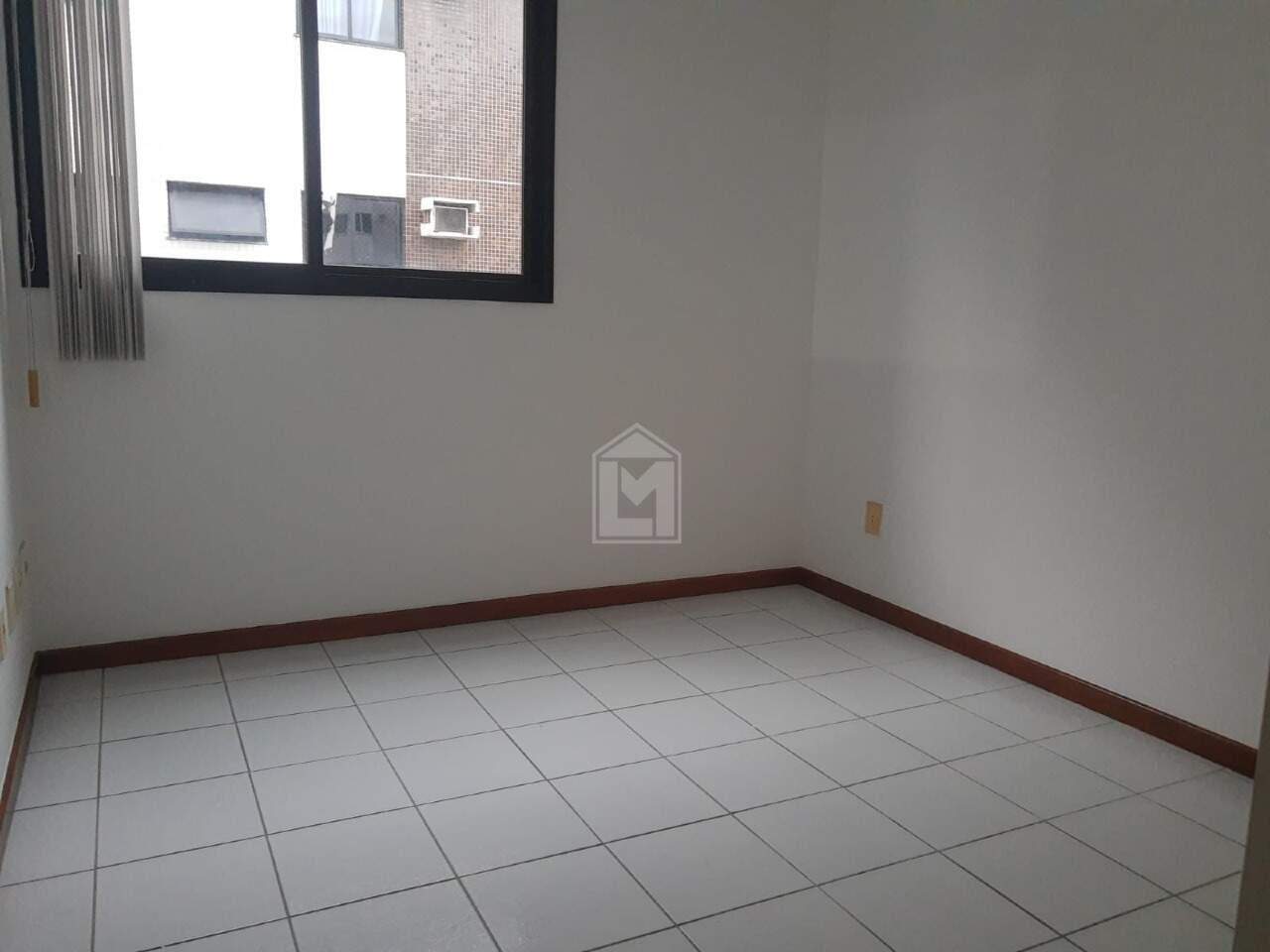 Apartamento para alugar com 1 quarto, 60m² - Foto 13