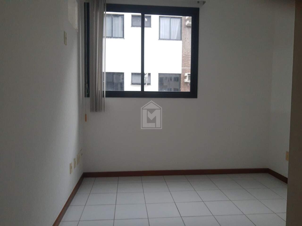 Apartamento para alugar com 1 quarto, 60m² - Foto 11