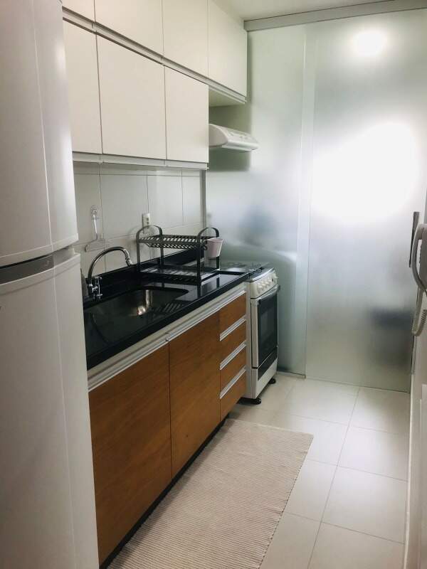 Apartamento para alugar com 2 quartos, 64m² - Foto 13