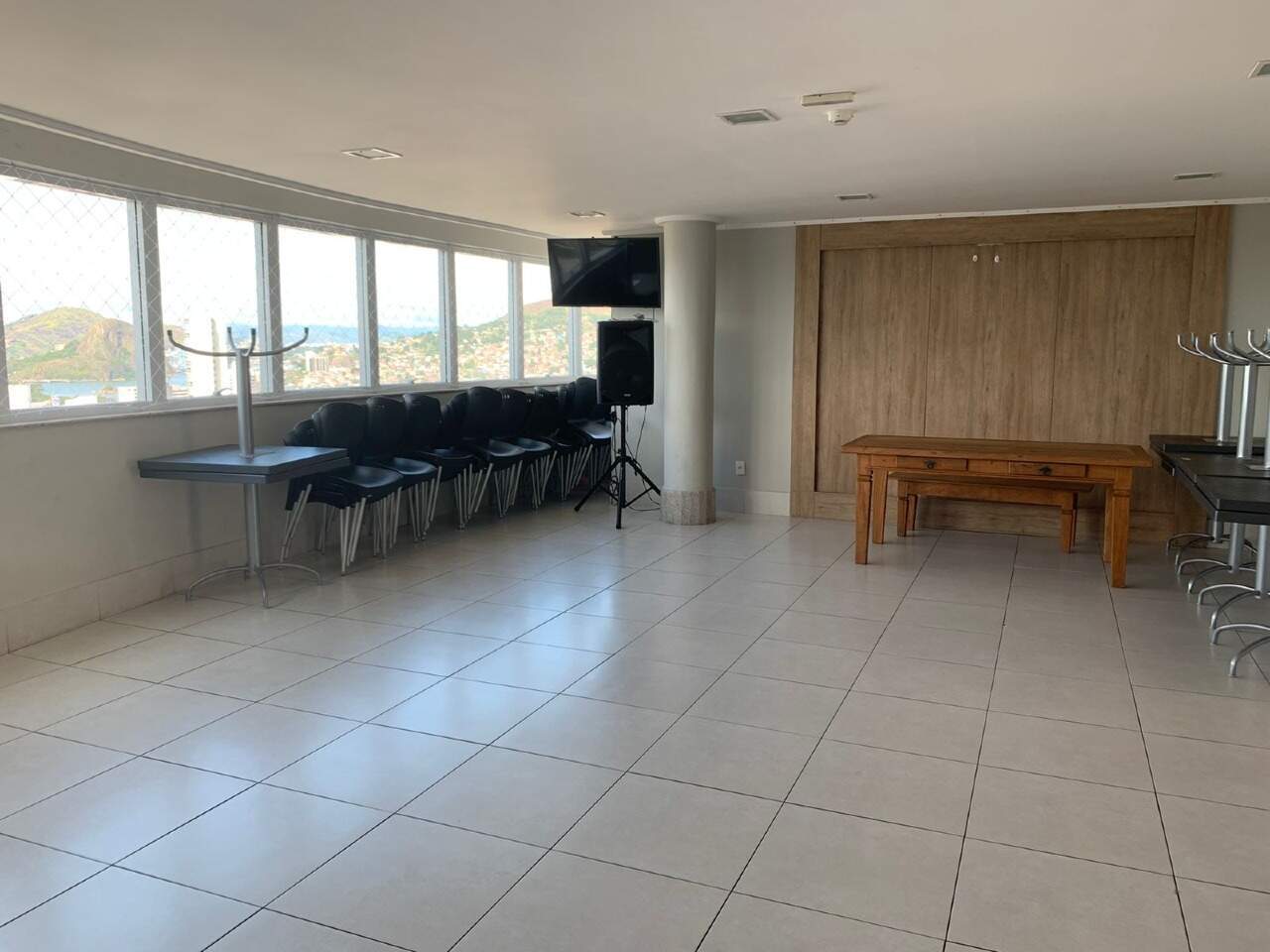 Apartamento para alugar com 2 quartos, 64m² - Foto 17