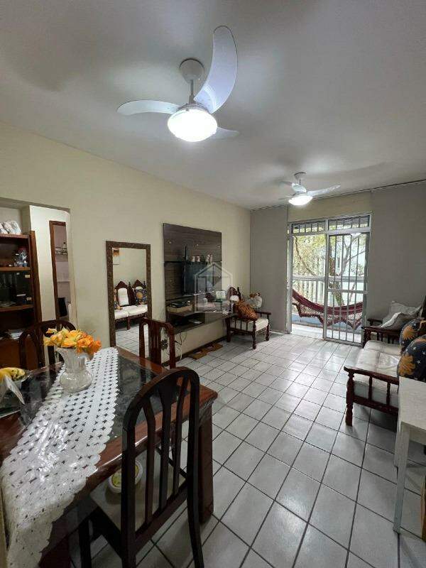 Apartamento à venda com 2 quartos, 65m² - Foto 2