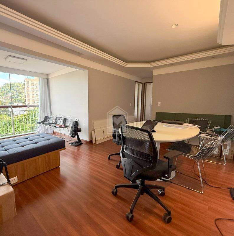 Apartamento à venda com 2 quartos, 90m² - Foto 5