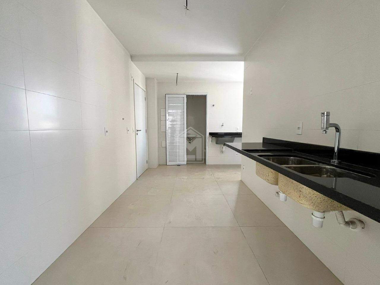 Apartamento à venda com 4 quartos, 137m² - Foto 8