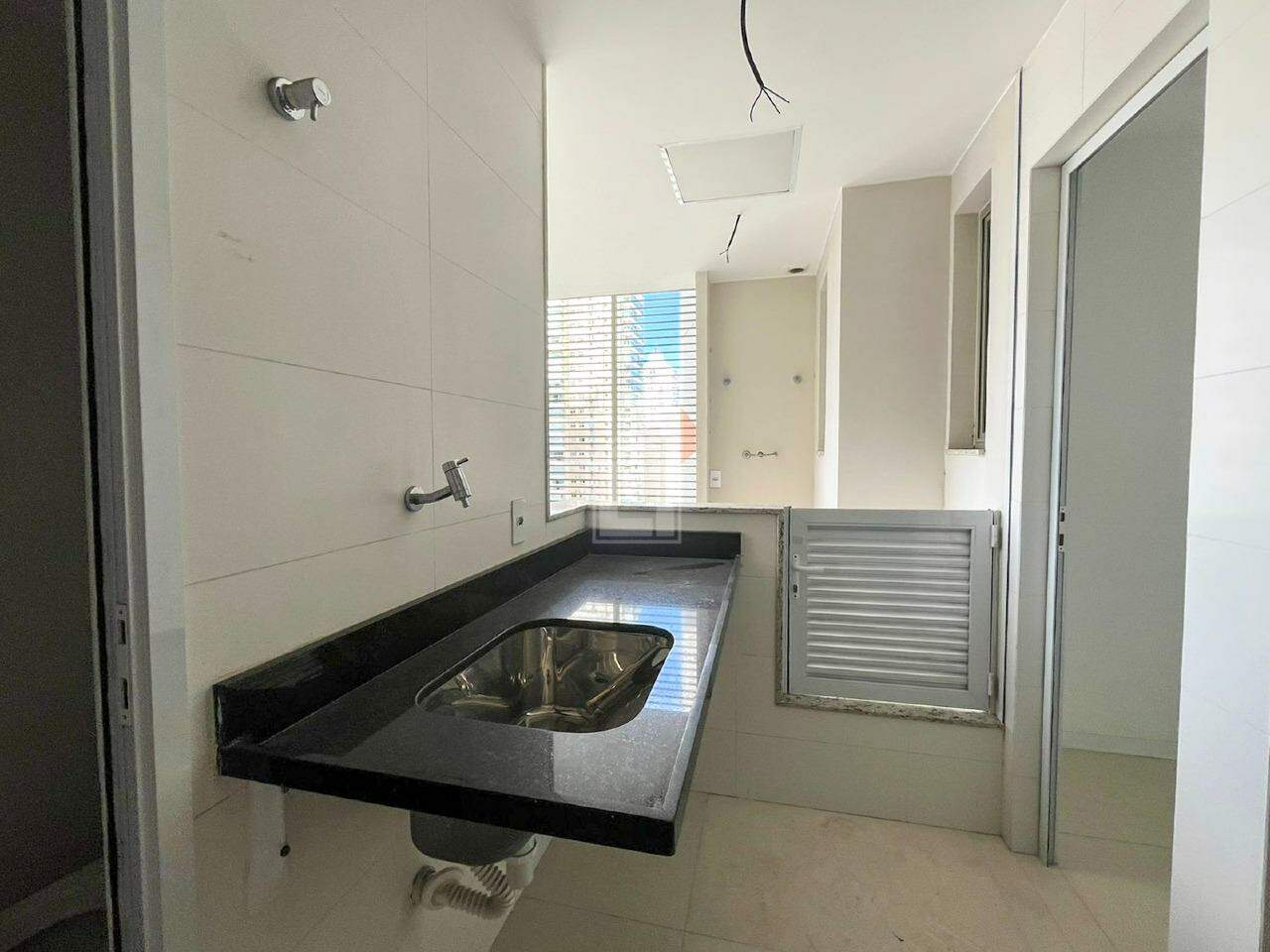 Apartamento à venda com 4 quartos, 137m² - Foto 11