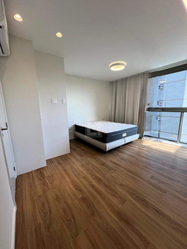 Apartamento à venda com 3 quartos, 110m² - Foto 12