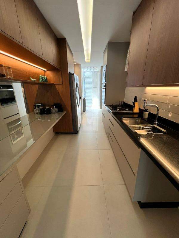 Apartamento à venda com 3 quartos, 110m² - Foto 4