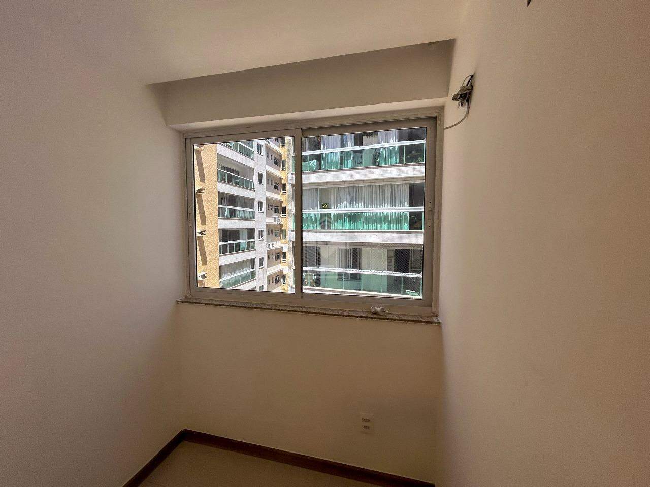 Apartamento à venda com 3 quartos, 130m² - Foto 9