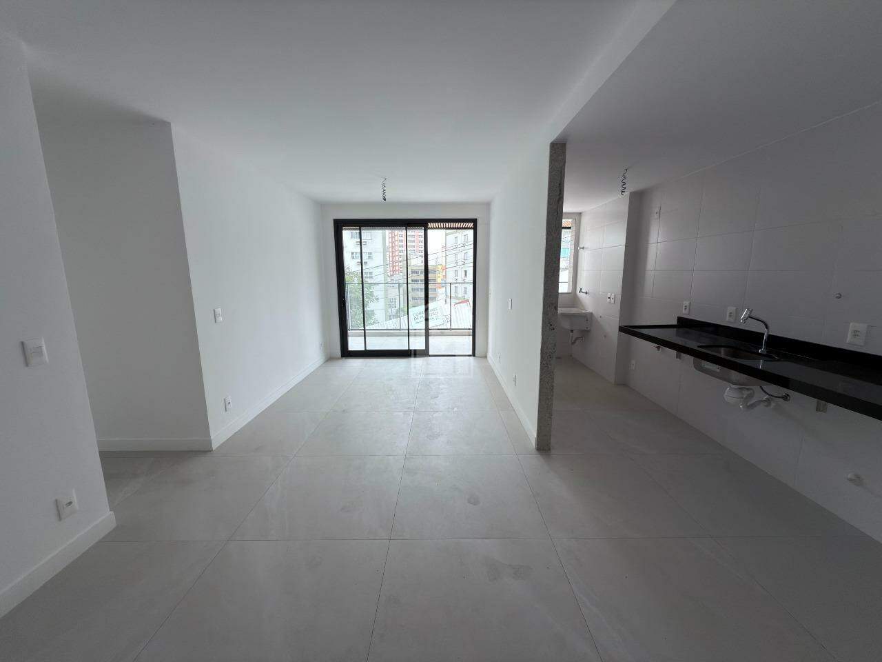 Apartamento para alugar com 3 quartos, 80m² - Foto 2