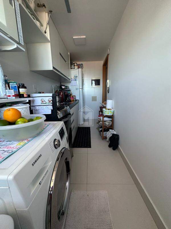 Apartamento à venda com 2 quartos, 64m² - Foto 5