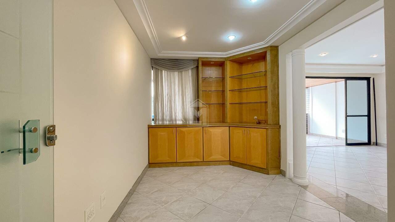 Apartamento à venda com 3 quartos, 160m² - Foto 5