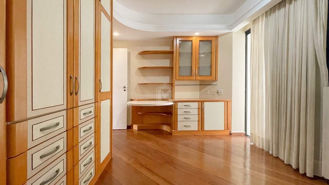 Apartamento à venda com 3 quartos, 160m² - Foto 11