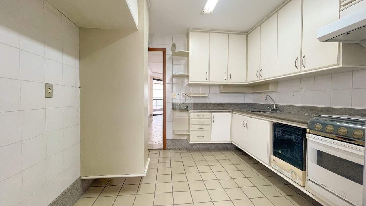 Apartamento à venda com 3 quartos, 160m² - Foto 22