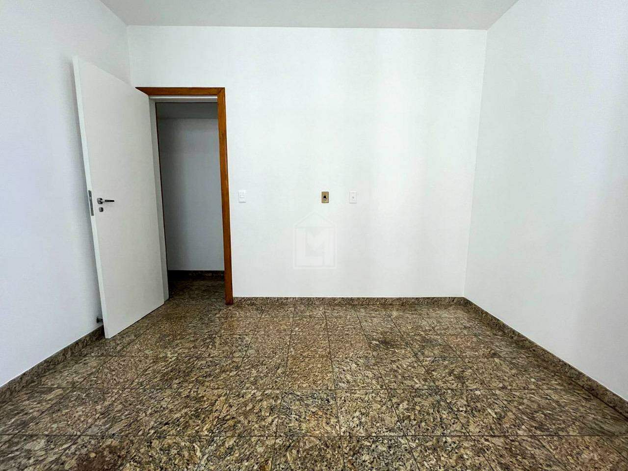 Apartamento à venda com 4 quartos, 167m² - Foto 17