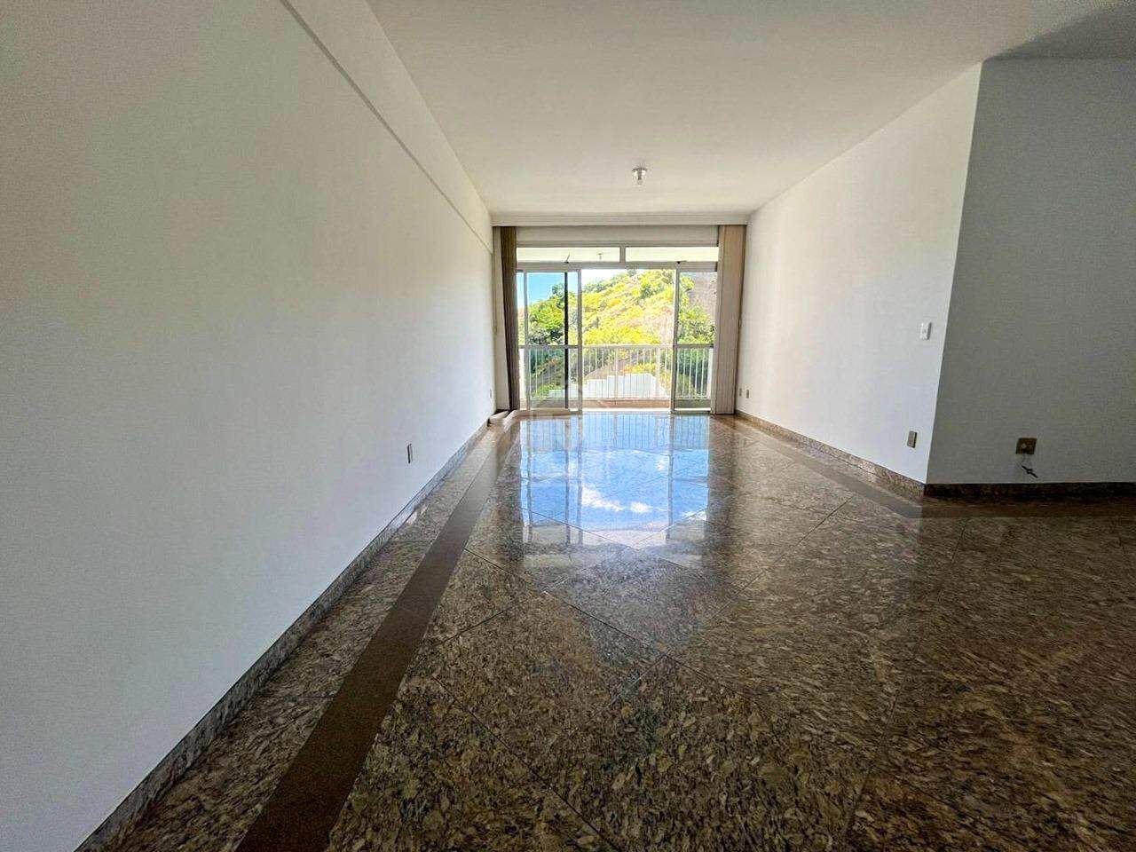 Apartamento à venda com 4 quartos, 167m² - Foto 2