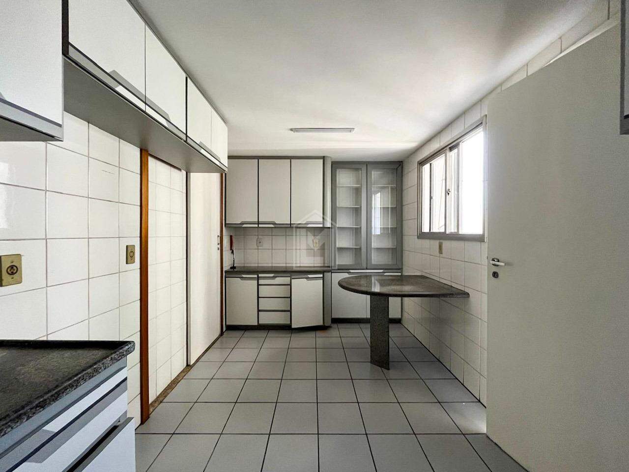 Apartamento à venda com 4 quartos, 167m² - Foto 7