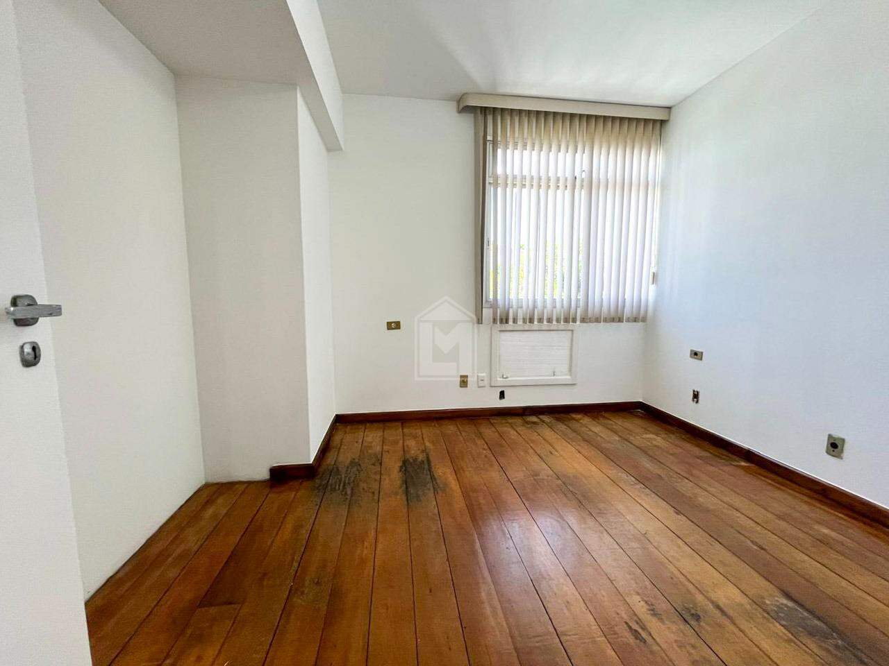 Apartamento à venda com 4 quartos, 167m² - Foto 12