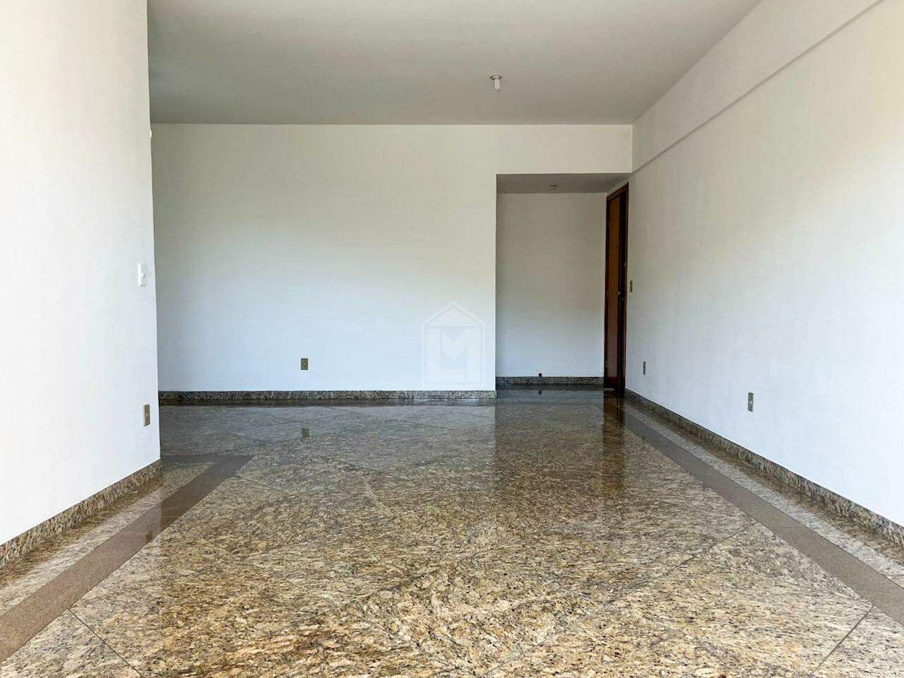 Apartamento à venda com 4 quartos, 167m² - Foto 4