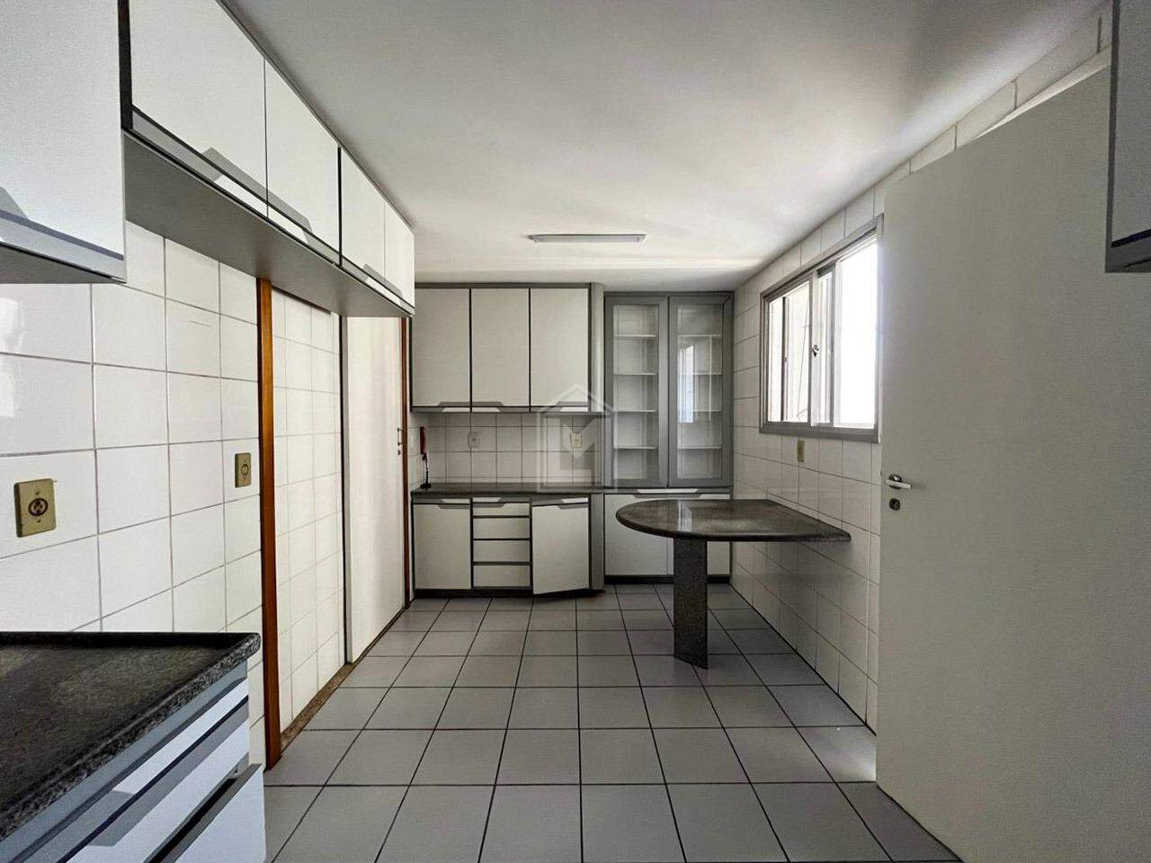 Apartamento à venda com 4 quartos, 167m² - Foto 9