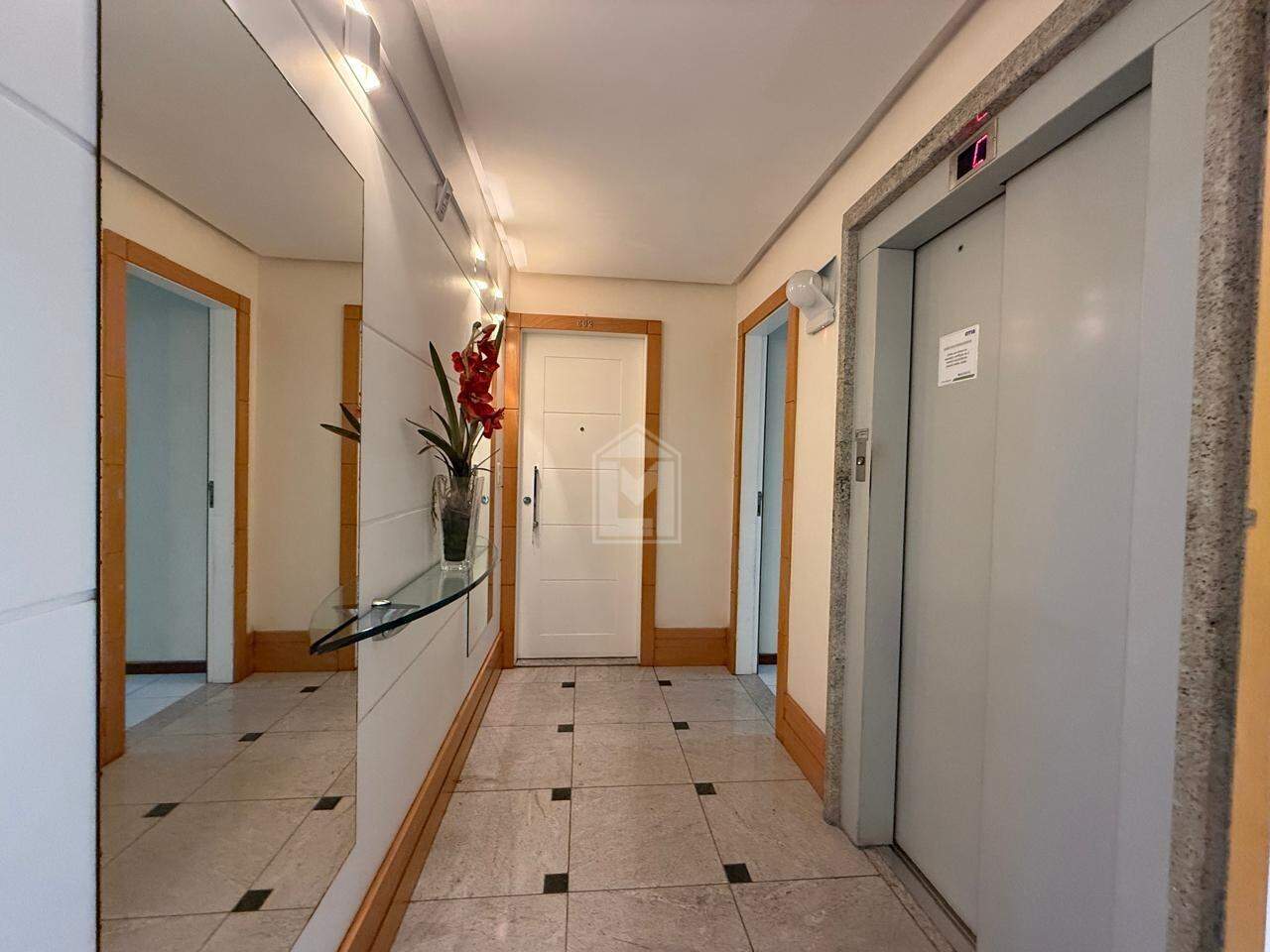 Apartamento para alugar com 4 quartos, 160m² - Foto 5