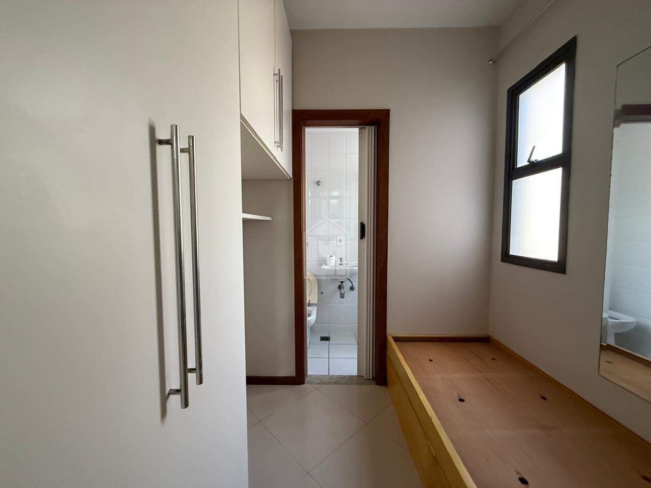 Apartamento para alugar com 4 quartos, 160m² - Foto 9