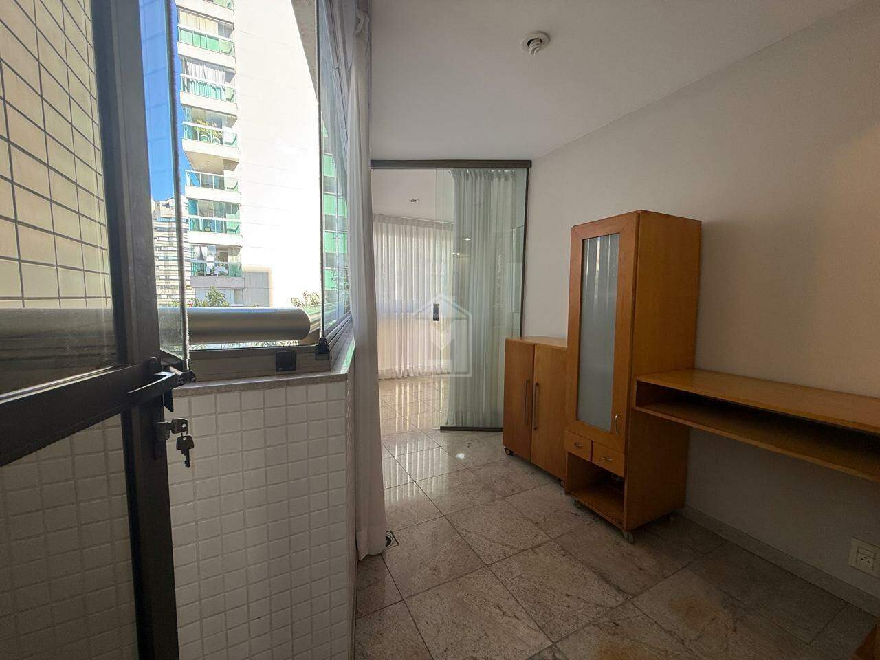 Apartamento para alugar com 4 quartos, 160m² - Foto 22