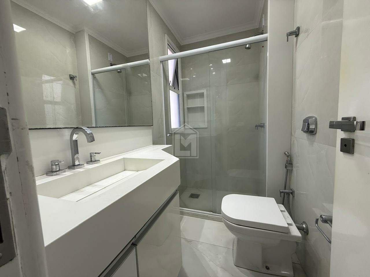 Apartamento para alugar com 4 quartos, 160m² - Foto 14