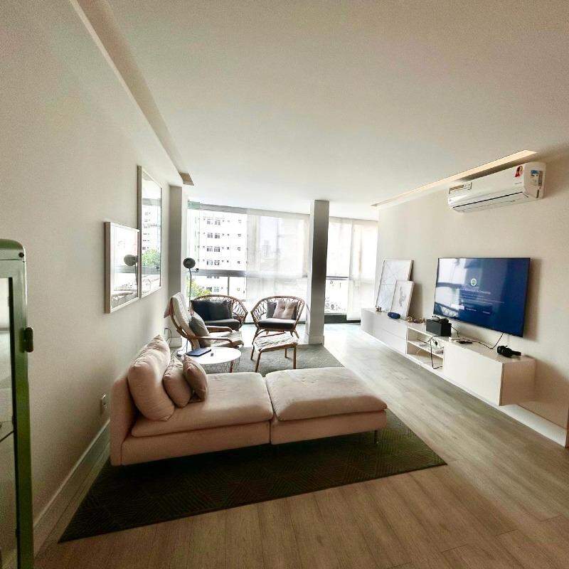 Apartamento à venda com 2 quartos, 80m² - Foto 2