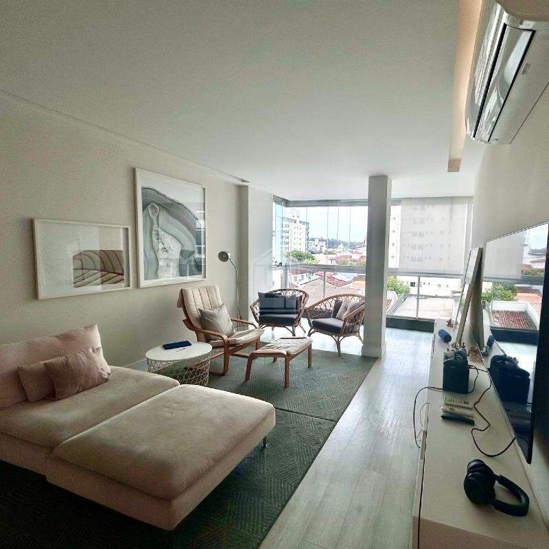 Apartamento à venda com 2 quartos, 80m² - Foto 1