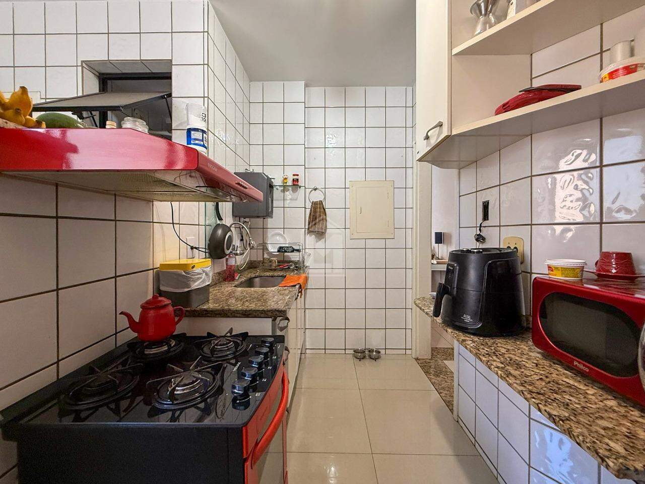 Apartamento à venda com 2 quartos, 75m² - Foto 14