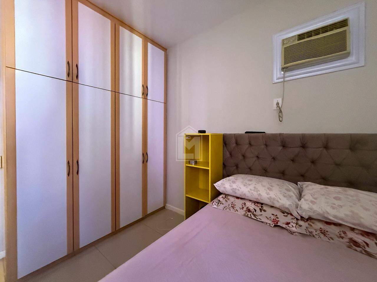 Apartamento à venda com 2 quartos, 75m² - Foto 11