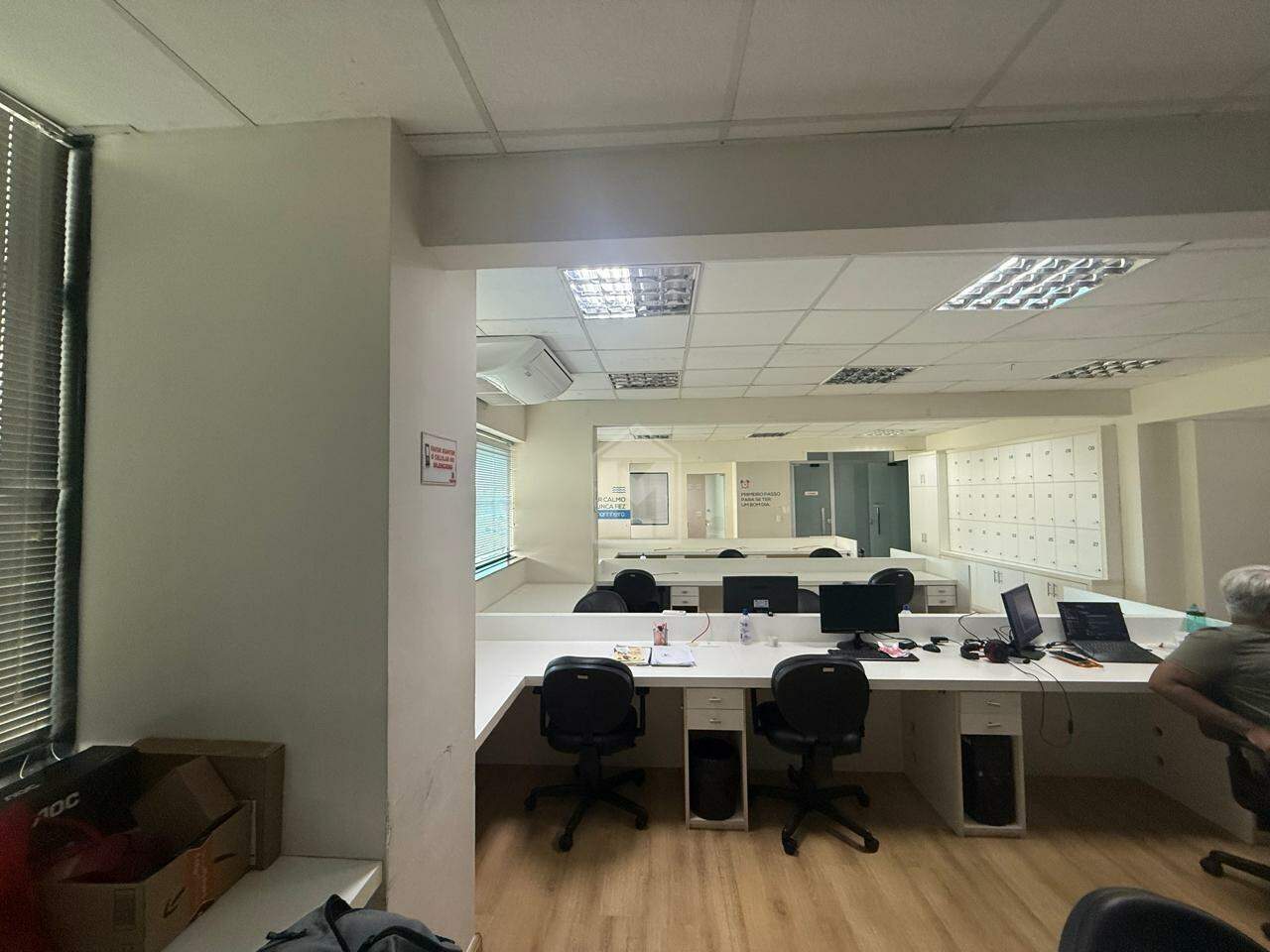 Sala à venda no Enseada do Suá: Conjunto de salas Enseada do Sua