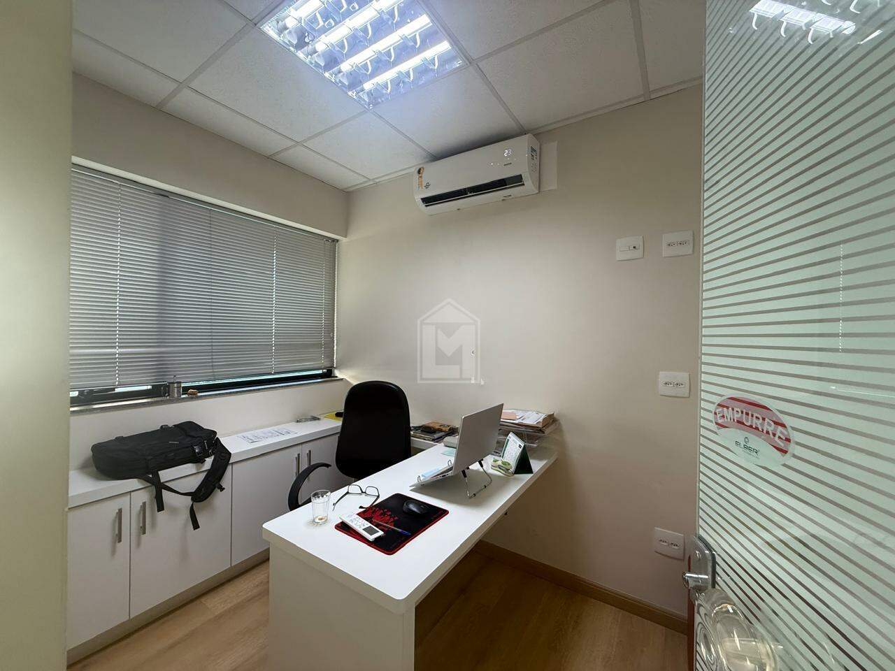Sala à venda no Enseada do Suá: Conjunto de salas Enseada do Sua